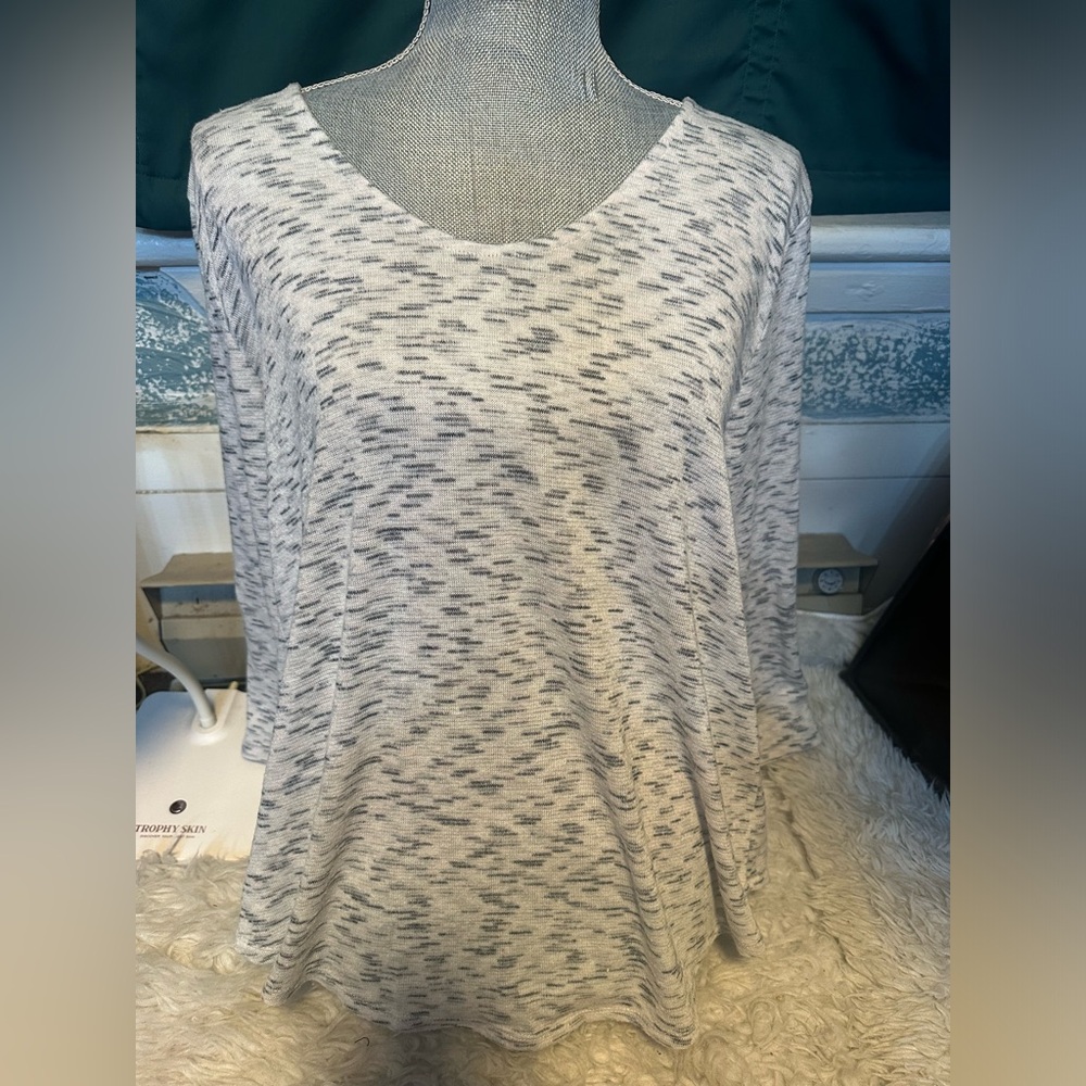 ⭐️ 3/$20 Women’s sweater